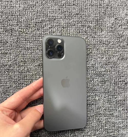 iPhone双卡双待的使用方法（轻松掌握iPhone双卡双待功能，提升通信效率）