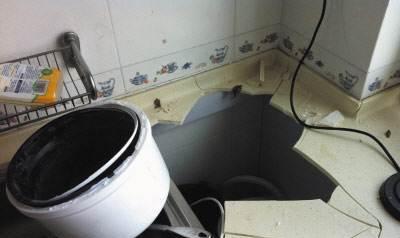 饮水机漏水的修理方法（教你简单解决家用饮水机漏水问题）