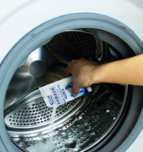 普通自动洗衣机的清洗方法（让你的洗衣机保持清洁和的关键技巧）