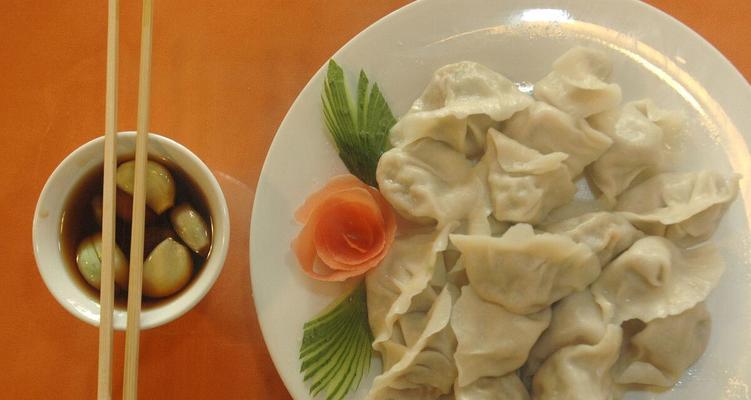 冬至为啥吃饺子的原因（探寻冬至饮食禁忌的起源与饮食习惯）