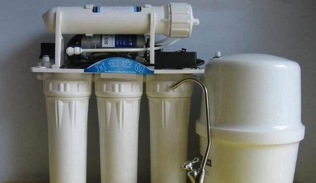 如何正确安装净水器（简单步骤教您安装净水器）
