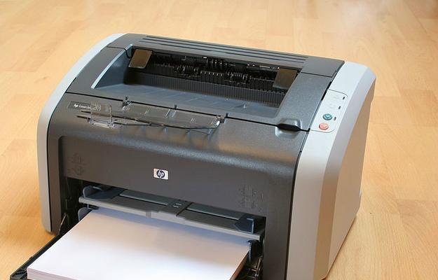 如何在打印机中间加墨（简单有效的打印机加墨方法）